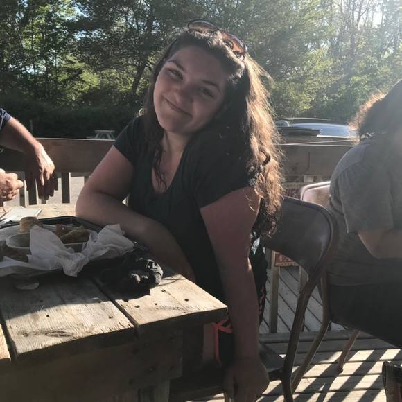 Meet your Posher, Emma - Picture 1 of 1